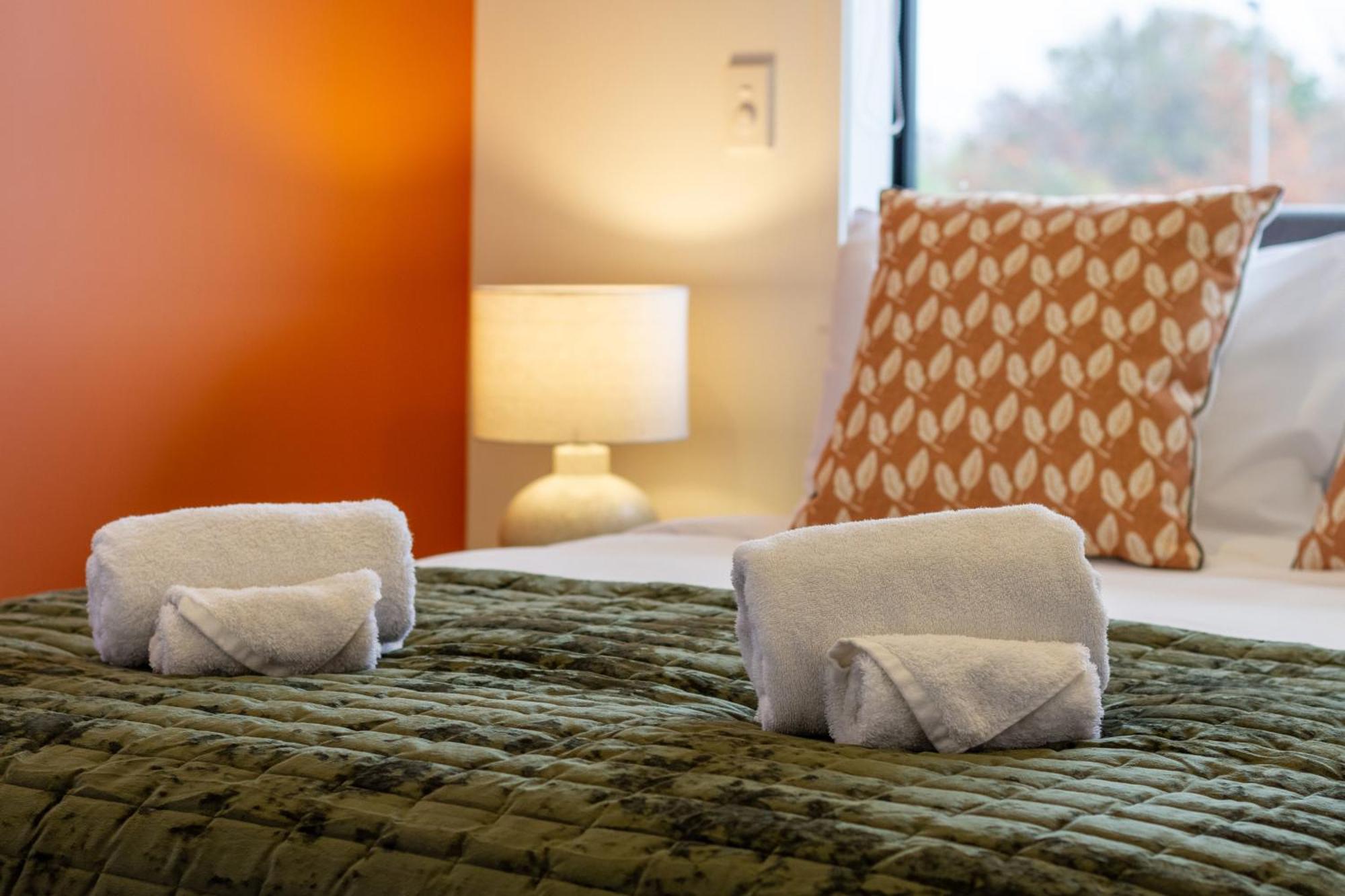 Serene Living 2 Bed With Carpark ไครสต์เชิร์ช ภายนอก รูปภาพ
