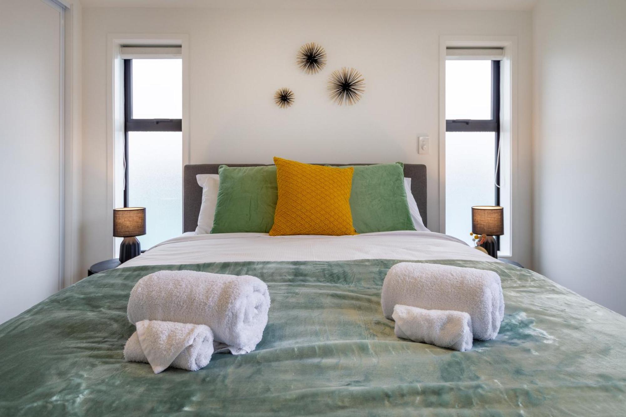 Serene Living 2 Bed With Carpark ไครสต์เชิร์ช ภายนอก รูปภาพ