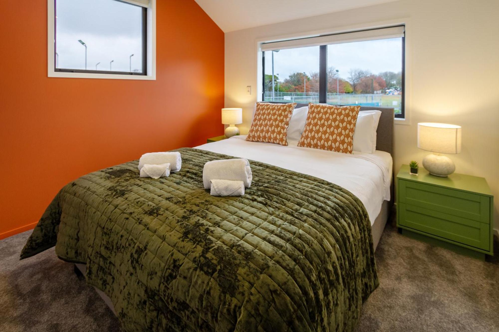 Serene Living 2 Bed With Carpark ไครสต์เชิร์ช ภายนอก รูปภาพ